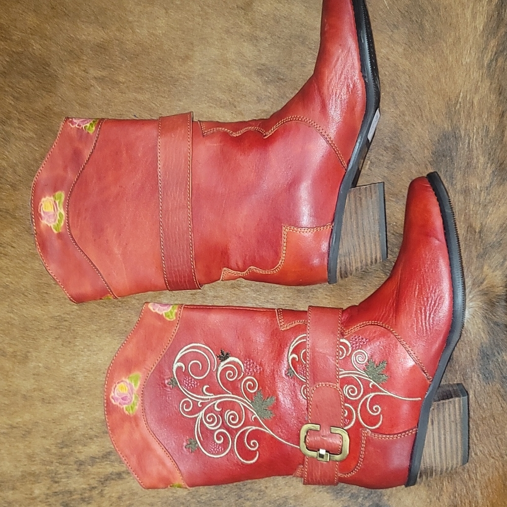 Elite Corkys boots western red 100% leather embroidered floral sz 8